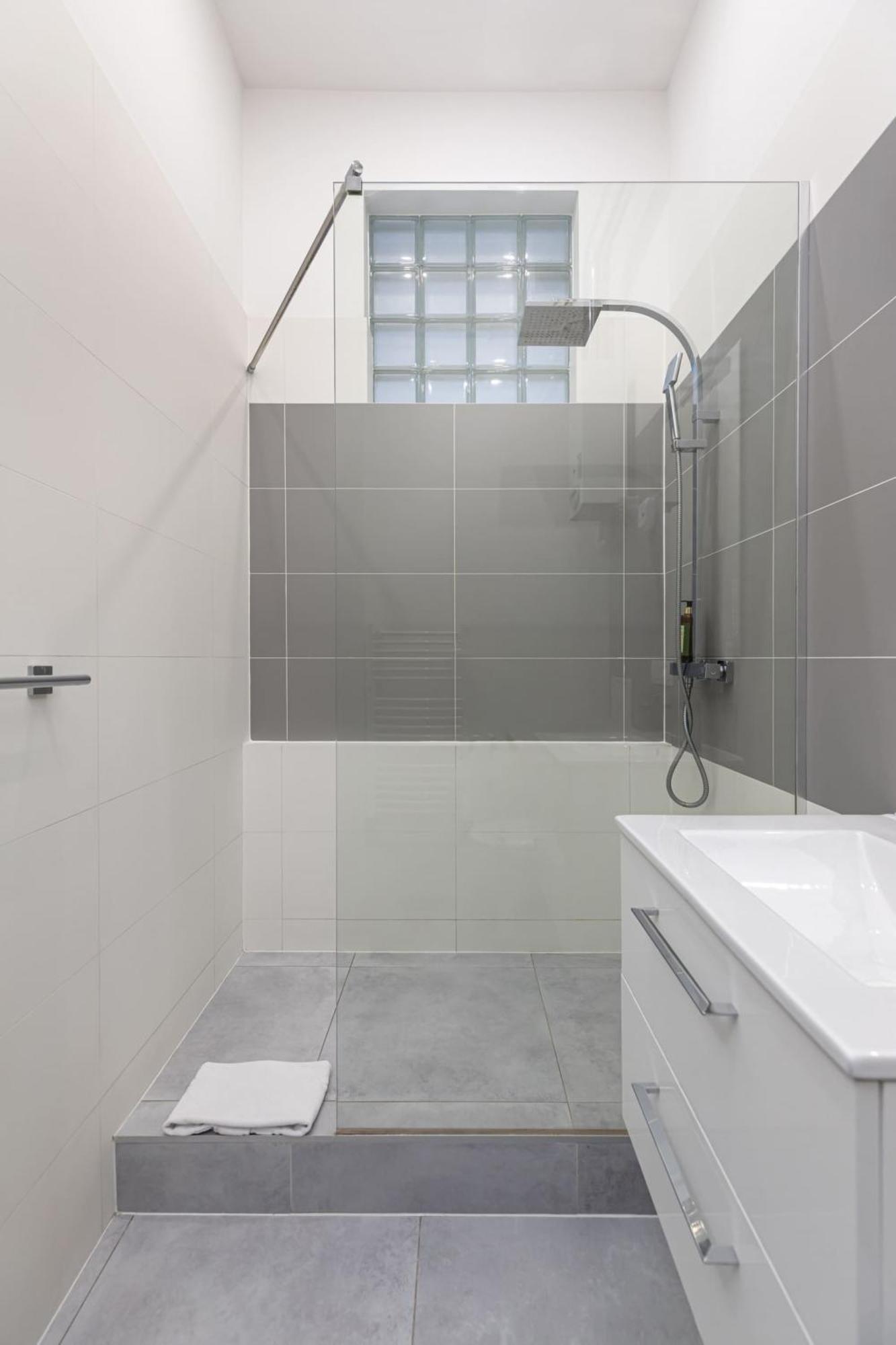 Stylish Apartment Swietojanska By Noclegi Renters Warszawa Zewnętrze zdjęcie